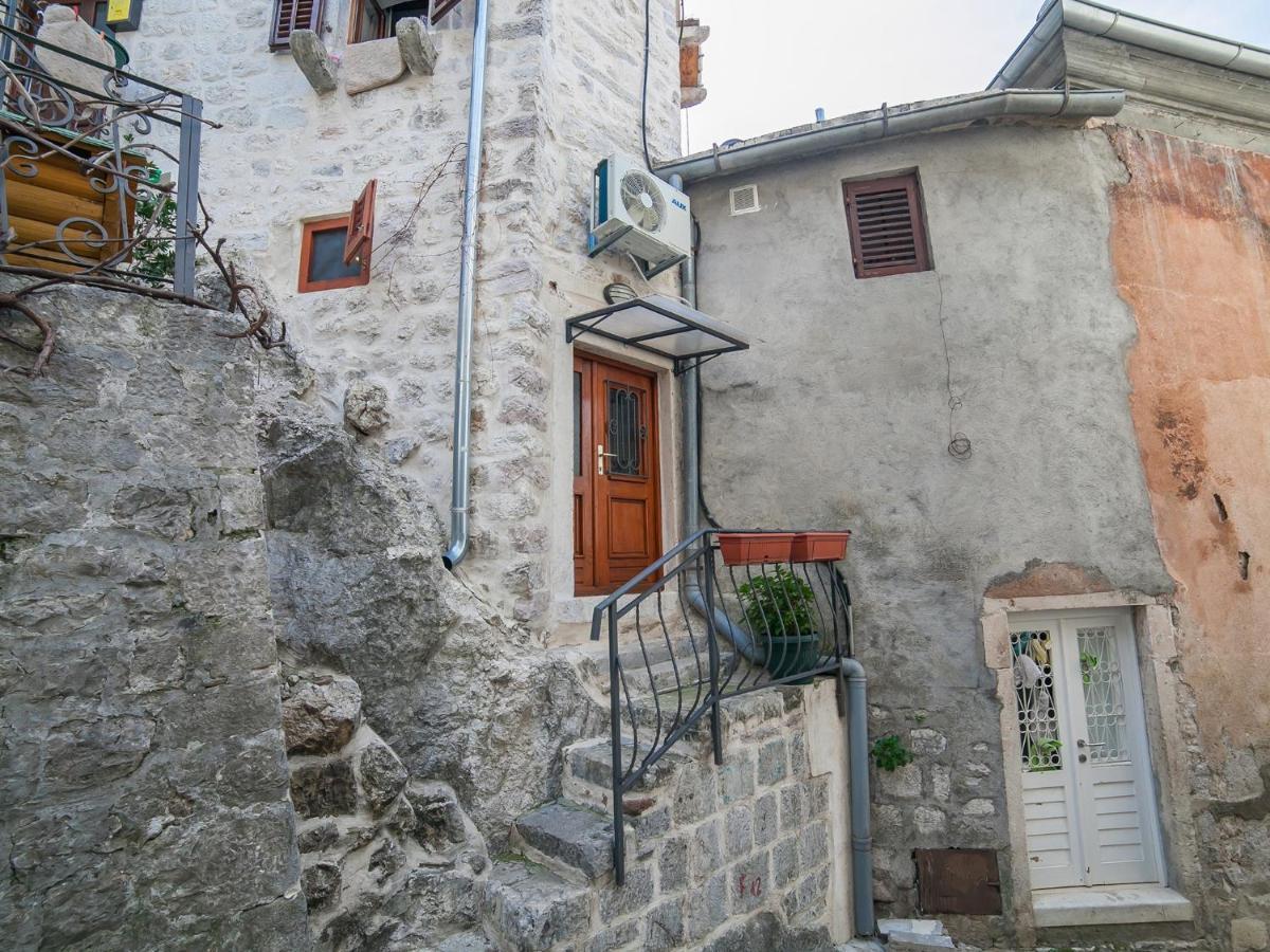 Apartment Alexandra Kotor Exterior photo
