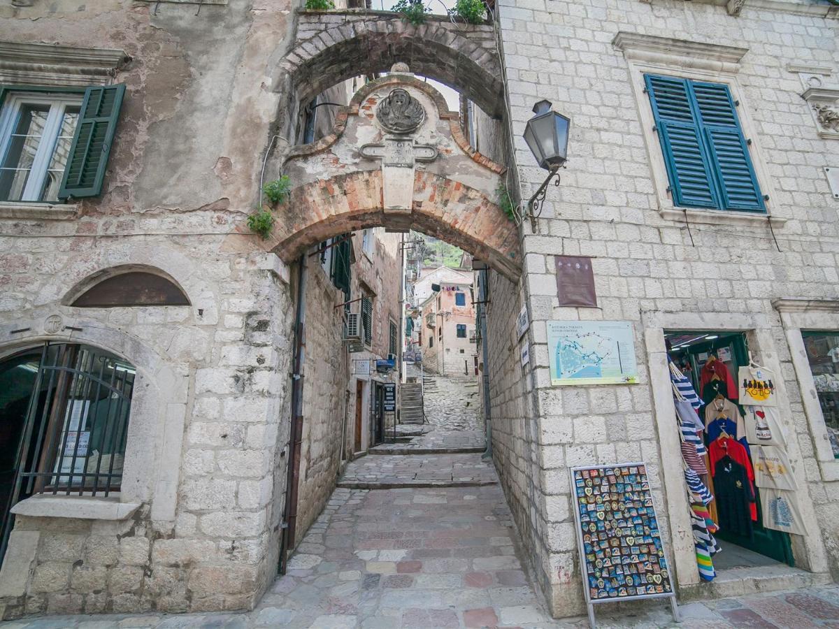Apartment Alexandra Kotor Exterior photo